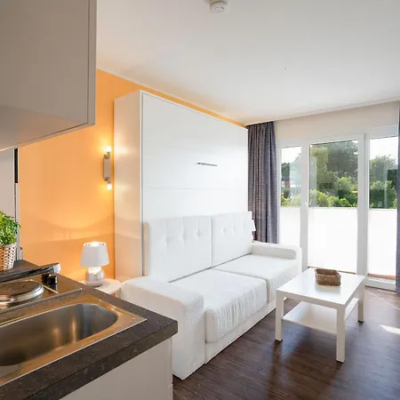 Solaris 18 Mit Gemeinschaftssauna Und Grillplatz 그로미츠